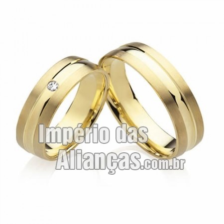 Alianças de casamento e  noivado com diamantes 